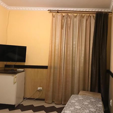 Lviv Center Apartment: Reliable Power in Heart of City Exterior photo