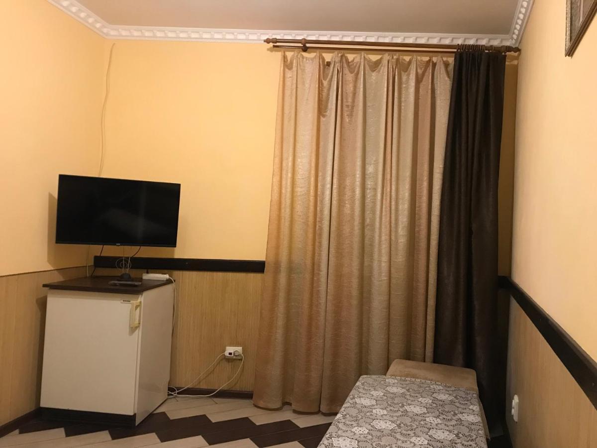 Lviv Center Apartment: Reliable Power in Heart of City Exterior photo